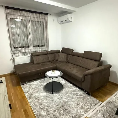 Apartman River - Stan Na Dan *